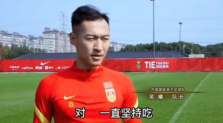 请播放人妖女的和女的