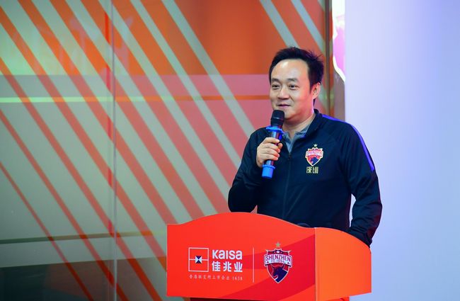 奴喝尿含着主人vk